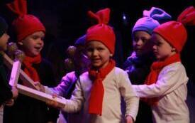 Dzień Babci i Dziadka w Samorządowej Plac&oacute;wce Wychowania Przedszkolnego w Nowej Wsi 31