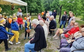 Nie pszcz&oacute;ł, nie ma nas - happening w Parku Lipowym 4