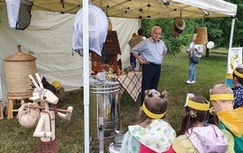 Nie pszcz&oacute;ł, nie ma nas - happening w Parku Lipowym 11