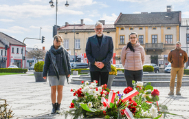 Akcja &bdquo;Podziel się guzikiem&rdquo; w ramach kampanii &bdquo;Pamiętam. Katyń 1940&rdquo; 5