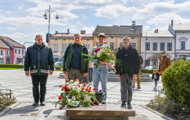 Akcja &bdquo;Podziel się guzikiem&rdquo; w ramach kampanii &bdquo;Pamiętam. Katyń 1940&rdquo; 8