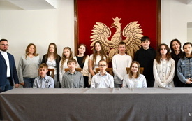 &Oacute;smoklasiści z SP nr 1 w Kętach z wizytą w kęckim ratuszu 1