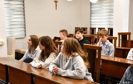 &Oacute;smoklasiści z SP nr 1 w Kętach z wizytą w kęckim ratuszu 4