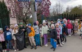 Gminna akcja sprzątania w SPWP nr 8 w Kętach