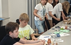 &bdquo;Drugie życie dżins&oacute;w&rdquo; &ndash; warsztaty Trzynastkowej Fabryki Ekogadżet&oacute;w  31