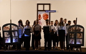 Od teraz Szkoła Podstawowa w Malcu im. Jana Pawła II!  21