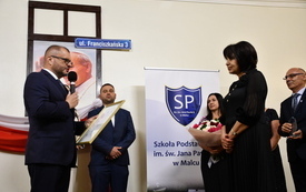 Od teraz Szkoła Podstawowa w Malcu im. Jana Pawła II!  53