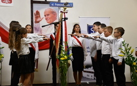 Od teraz Szkoła Podstawowa w Malcu im. Jana Pawła II!  68