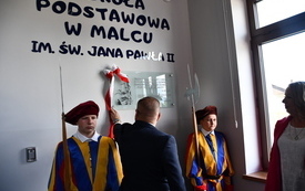Od teraz Szkoła Podstawowa w Malcu im. Jana Pawła II!  132