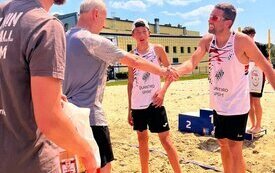 Upalny Turniej siatk&oacute;wki plażowej rozegrany 1