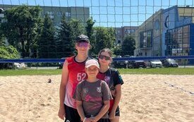 Upalny Turniej siatk&oacute;wki plażowej rozegrany 6