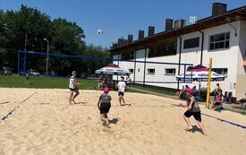Upalny Turniej siatk&oacute;wki plażowej rozegrany 13