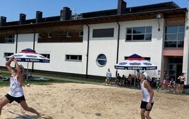 Upalny Turniej siatk&oacute;wki plażowej rozegrany 16
