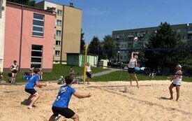 Upalny Turniej siatk&oacute;wki plażowej rozegrany 18