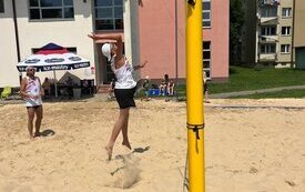Upalny Turniej siatk&oacute;wki plażowej rozegrany 23