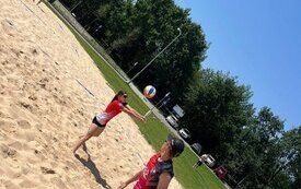Upalny Turniej siatk&oacute;wki plażowej rozegrany 27