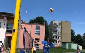 Upalny Turniej siatk&oacute;wki plażowej rozegrany 35
