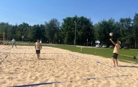 Upalny Turniej siatk&oacute;wki plażowej rozegrany 40