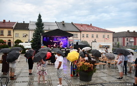 Francja-elegancja na kęckim Rynku 67