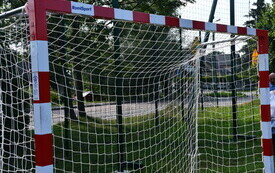 Nowy piłkochwyt i bramki na Orliku w Łękach!  5