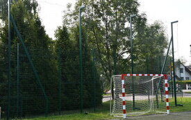 Nowy piłkochwyt i bramki na Orliku w Łękach!  8