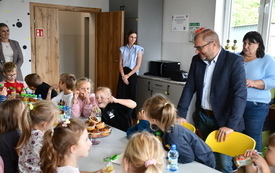 Nowe oblicze świetlicy w Łękach! Powstało nowoczesne centrum spotkań lokalnych. 4