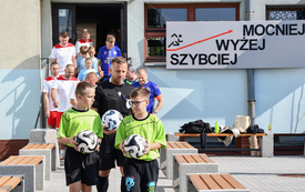Kompleks sportowy przy kęckiej &bdquo;Dw&oacute;jce&rdquo; otwarty hucznie i w doborowym towarzystwie_ 105