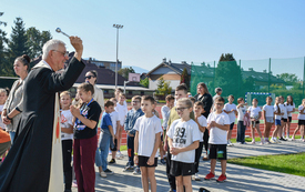 Kompleks sportowy przy kęckiej &bdquo;Dw&oacute;jce&rdquo; otwarty hucznie i w doborowym towarzystwie_ 171