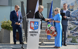 Kompleks sportowy przy kęckiej &bdquo;Dw&oacute;jce&rdquo; otwarty hucznie i w doborowym towarzystwie_ 186