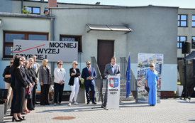 Kompleks sportowy przy kęckiej &bdquo;Dw&oacute;jce&rdquo; otwarty hucznie i w doborowym towarzystwie_ 197