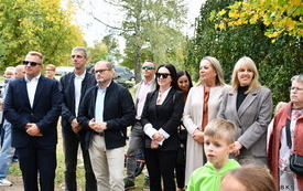 Nowy plac zabaw już służy naszym milusińskim 143