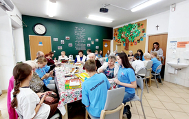 &bdquo;Czas z plansz&oacute;wką&rdquo; - wolontariusze z &bdquo;Tr&oacute;jki&rdquo; z wizytą u senior&oacute;w 1
