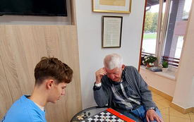 &bdquo;Czas z plansz&oacute;wką&rdquo; - wolontariusze z &bdquo;Tr&oacute;jki&rdquo; z wizytą u senior&oacute;w 5