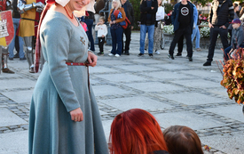 Średniowieczna magia i żywa tradycja na kęckim Rynku &ndash; relacja z Jarmarku Świętojańskiego 92