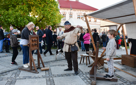 Średniowieczna magia i żywa tradycja na kęckim Rynku &ndash; relacja z Jarmarku Świętojańskiego 108