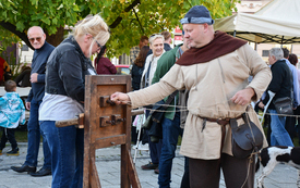 Średniowieczna magia i żywa tradycja na kęckim Rynku &ndash; relacja z Jarmarku Świętojańskiego 109