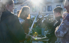 Średniowieczna magia i żywa tradycja na kęckim Rynku &ndash; relacja z Jarmarku Świętojańskiego 130