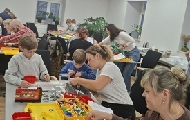 Małe klocki, wielka sprawa! Jak rodziny z Kęt uczyły się pomagać 8