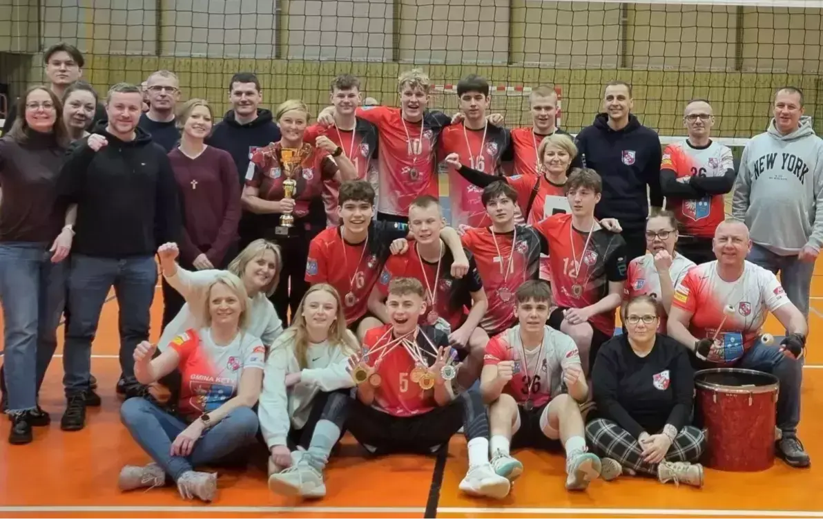 Zdjęcie do Młodzi siatkarze Wicemistrzami Małopolski Junior&oacute;w Młodszych!