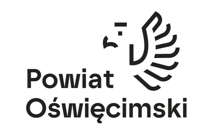 logo powiatu oświęcimskiego tj. napis powiat oświęcimski i orzeł w rzucie bocznym zwrócony w lewo, położony obok napisu powiat