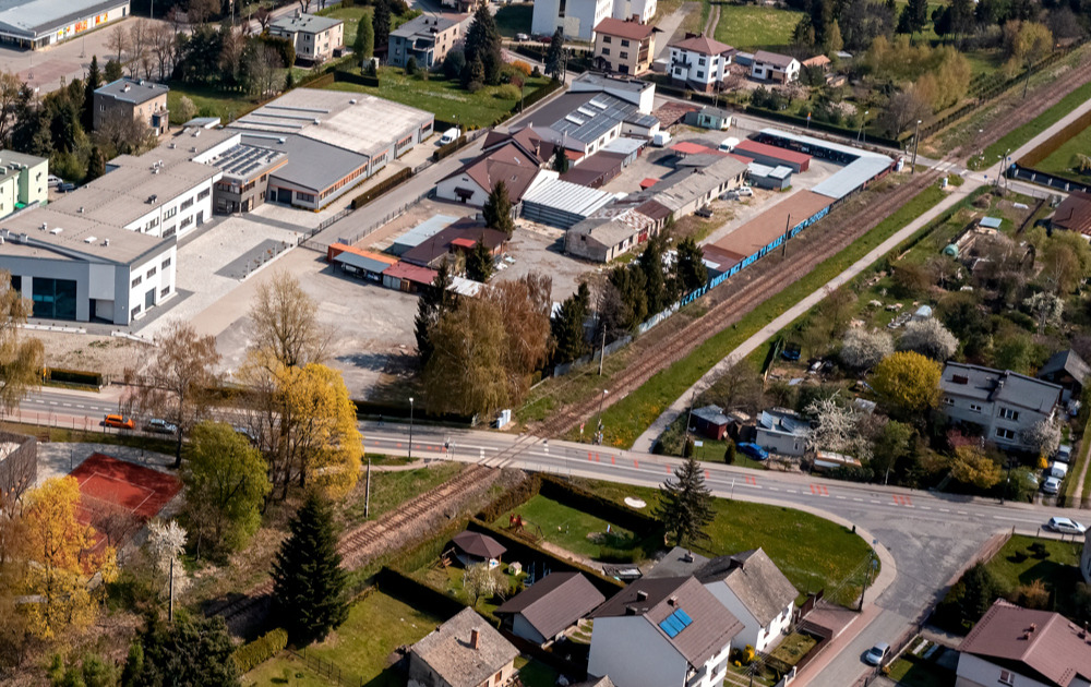 Zdjęcie do Ścieżka pieszo-rowerowa biegnąca wzdłuż linii kolejowej zyska nowe oblicze