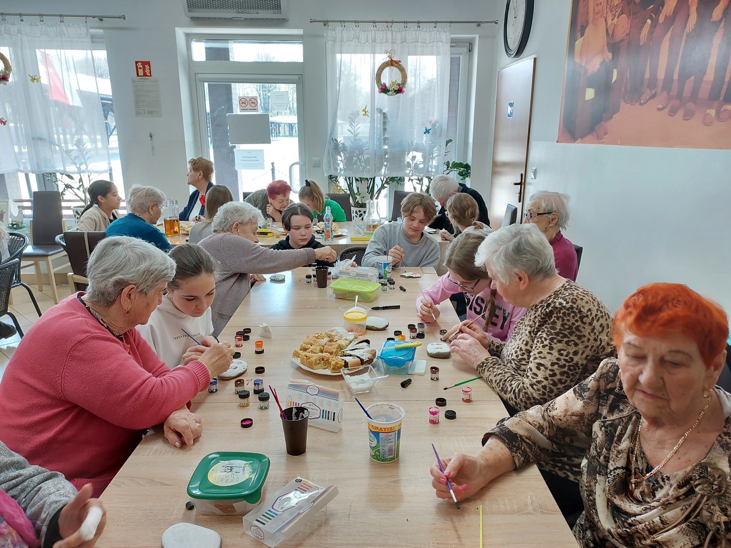 Spotkanie Międzypokoleniowe. Seniorzy z DDS Wigor w Kętach i wolontariusze ZSP 3 Kęty