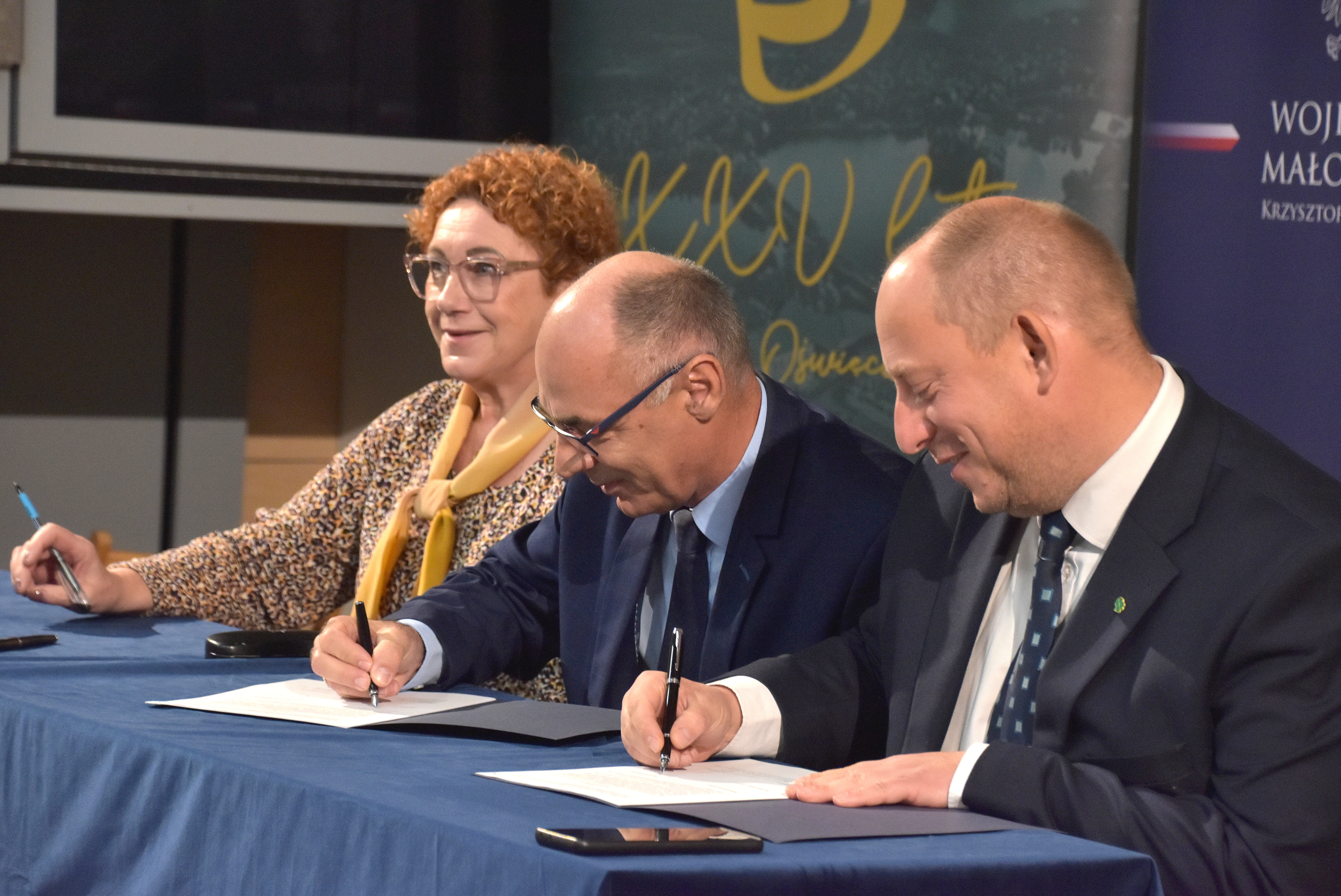 Podpisanie umowy na&nbsp;remont drogi w&nbsp;Bulowicach
