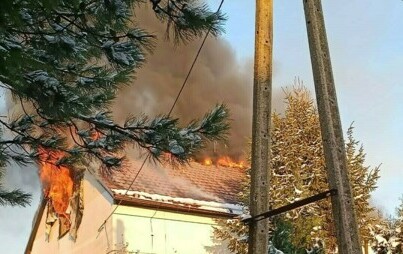 Zdjęcie do Bulowice. Pożar domu jednorodzinnego. Wzorowa reakcja mieszkańc&oacute;w i wsp&oacute;łdziałanie ze służbami