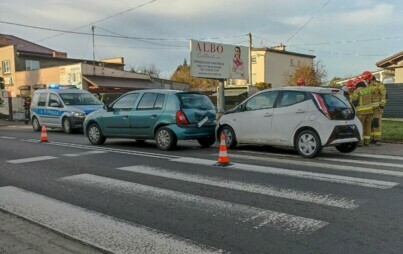 Zdjęcie do Kęty. Zderzenie dw&oacute;ch samochod&oacute;w osobowych.