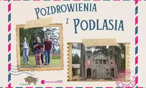 vintage pocztówka na beżowym tle ze zdjęciami z podlasia na tle znaczków, niebieskimi literami napis pozdrowienia z podlasia