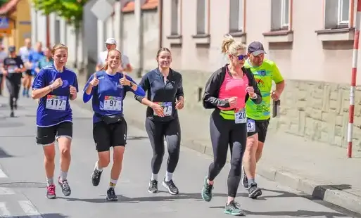 Zdjęcie do Wraca bieg uliczny &bdquo;Kęcka Piątka&rdquo;