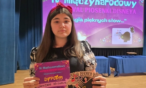 Zdjęcie do I miejsce Sandry Michalskiej w Międznarodowym Festiwalu Piosenki Disneya w Rzeszowie! 