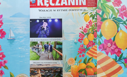 miniatura kęczanina na ozdobnym tle owocowym