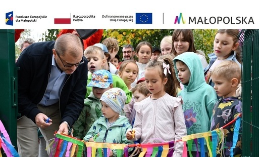 Zdjęcie do Nowy plac zabaw już służy naszym milusińskim